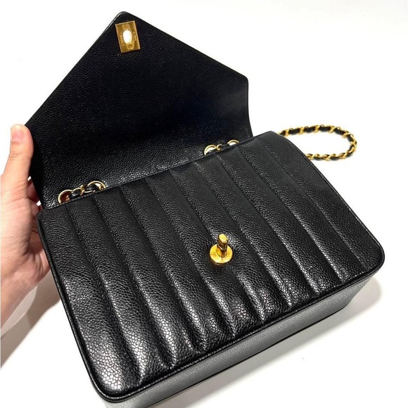Gorgous VINTAGE Super RARE Chanel envelope flap 24k ghw BLACK CAVIAR - Picture 8 of 16